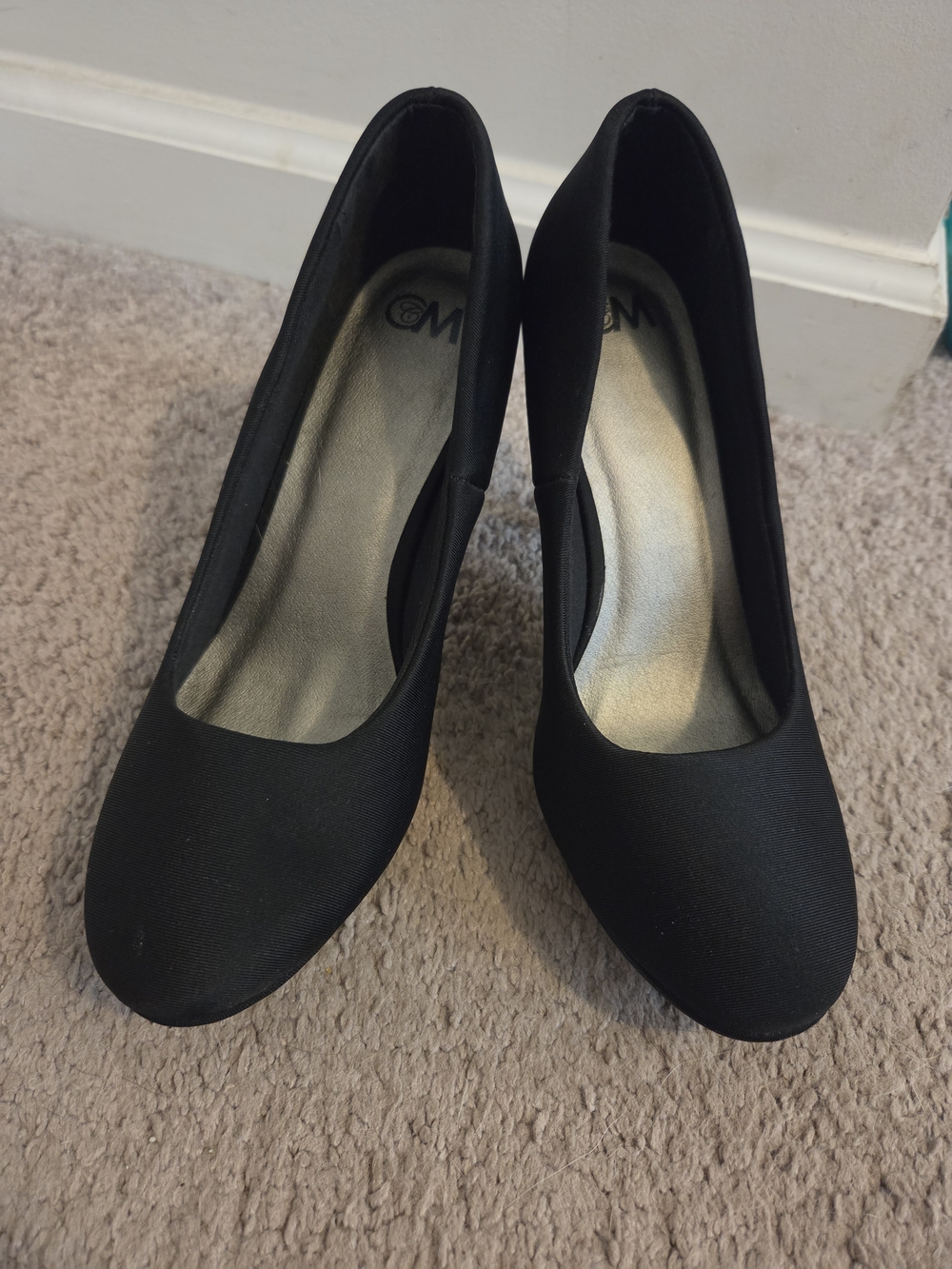 Chelsea Moreland Classic Black Fabric Pump
